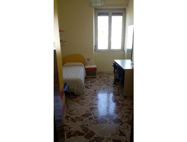 Anteprima foto 7 - Affitto Stanza Posto letto in Appartamento da Privato a Catania - Piazza Lincoln / Vulcania