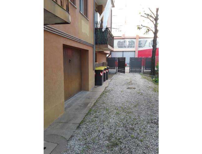 Anteprima foto 2 - Garage/Auto silos in Vendita a Padova - Guizza