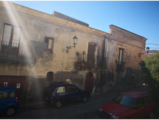 Anteprima foto 1 - Palazzo/Stabile in Vendita a Calatabiano (Catania)