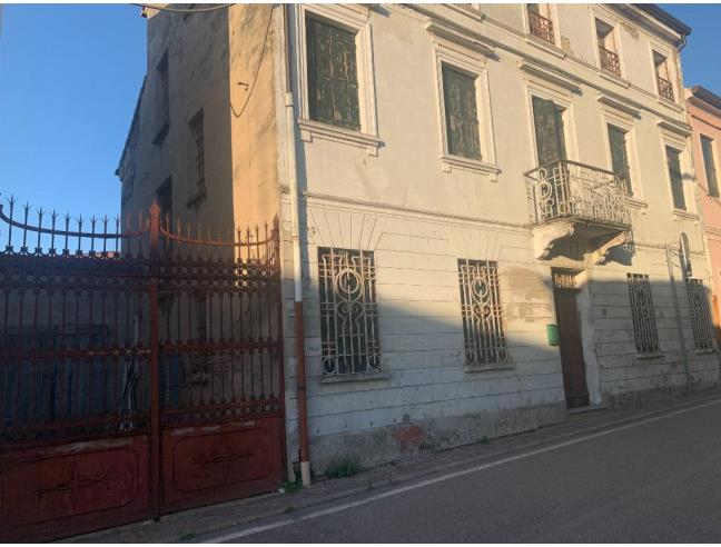 Anteprima foto 1 - Palazzo/Stabile in Vendita a Ficarolo (Rovigo)