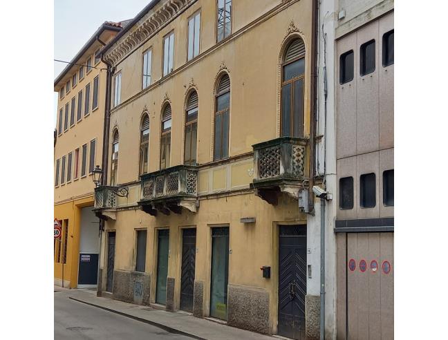 Anteprima foto 1 - Palazzo/Stabile in Vendita a Thiene (Vicenza)