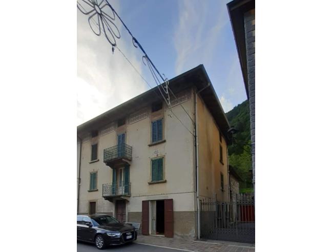 Anteprima foto 2 - Stabile/Palazzo in Vendita a Carona (Bergamo)