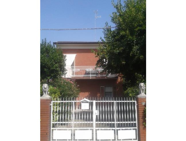 Anteprima foto 1 - Affitto Camera Posto letto in Casa indipendente da Privato a Modena - Madonnina