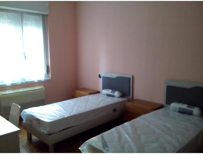 Anteprima foto 3 - Affitto Stanza Posto letto in Appartamento da Privato a Roma - Colli dell'Aniene