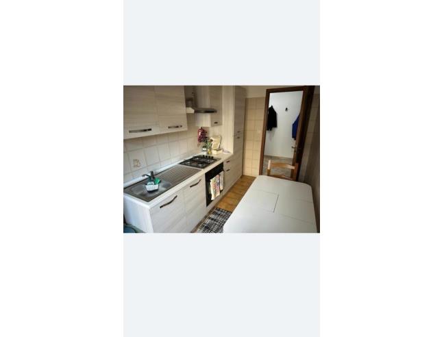 Anteprima foto 1 - Affitto Stanza Singola in Appartamento da Privato a Catania - Piazza Lincoln / Vulcania
