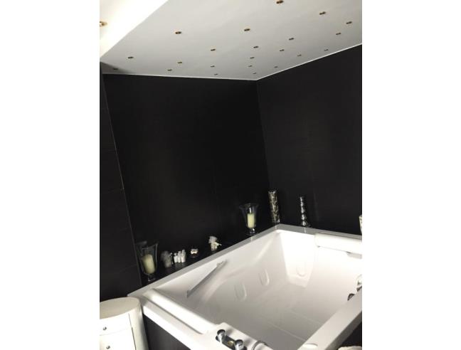 Anteprima foto 5 - Appartamento in Vendita a Napoli - San Carlo all'Arena