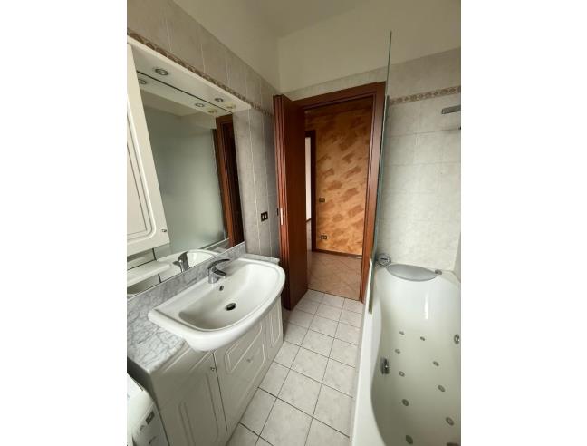 Anteprima foto 5 - Appartamento in Vendita a Reggio Emilia - Bagno