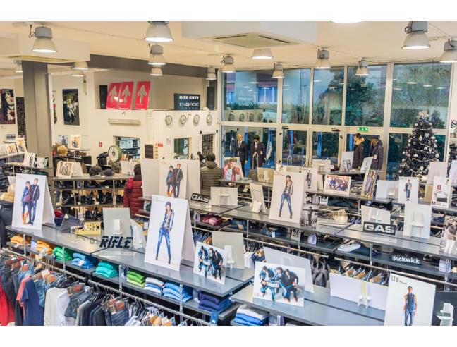 Anteprima foto 3 - Attività Abbigliamento in Gestione a Isernia (Isernia)