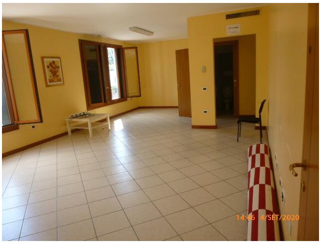 Anteprima foto 4 - Attività Estetica/Solarium in Gestione a Fiesso d'Artico (Venezia)