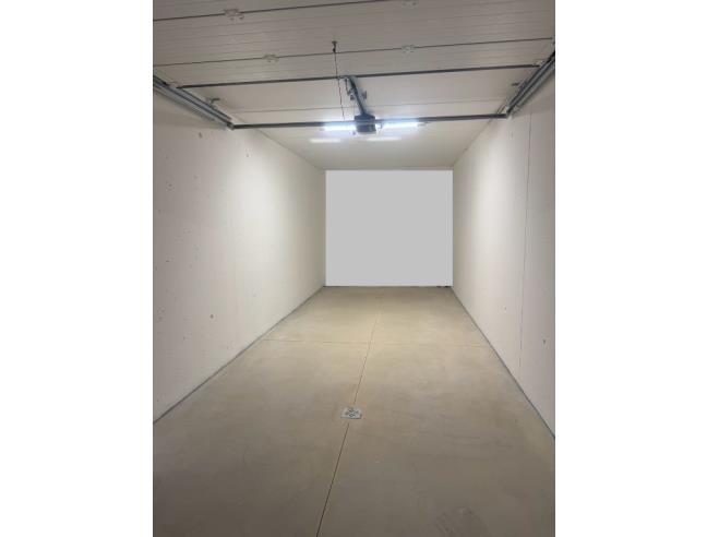 Anteprima foto 1 - Box/Garage/Posto auto in Vendita a Scanzorosciate (Bergamo)