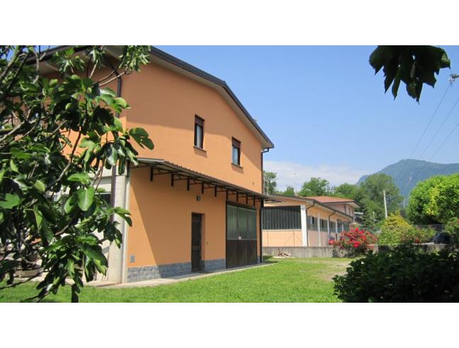 Anteprima foto 2 - Capannone in Vendita a Caravate (Varese)
