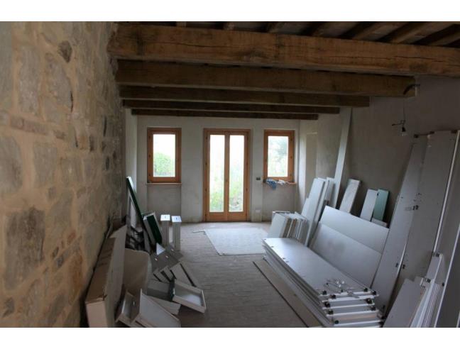 Anteprima foto 2 - Casa indipendente in Vendita a Camerino - Frazione Mergnano San Savino