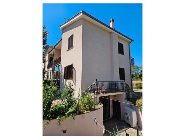 Anteprima foto 2 - Casa indipendente in Vendita a Capranica - Capranica-Scalo