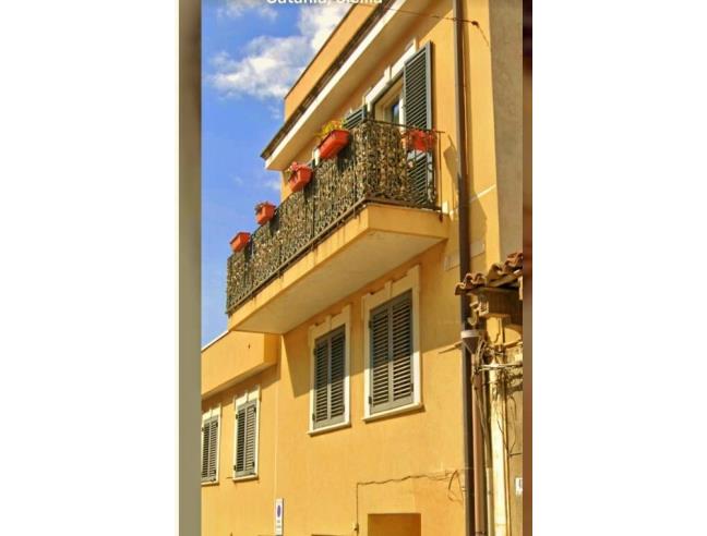 Anteprima foto 1 - Casa indipendente in Vendita a Catania - Corso Italia