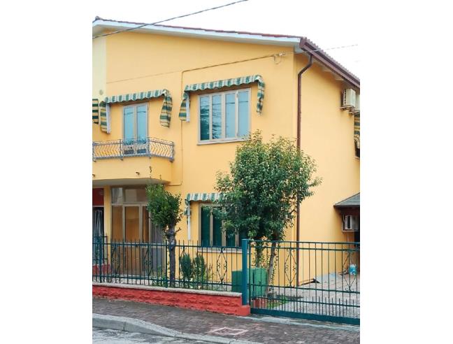 Anteprima foto 1 - Casa indipendente in Vendita a Due Carrare - Carrara San Giorgio