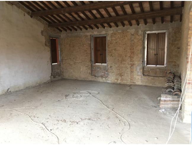 Anteprima foto 2 - Casa indipendente in Vendita a Terre Roveresche (Pesaro e Urbino)