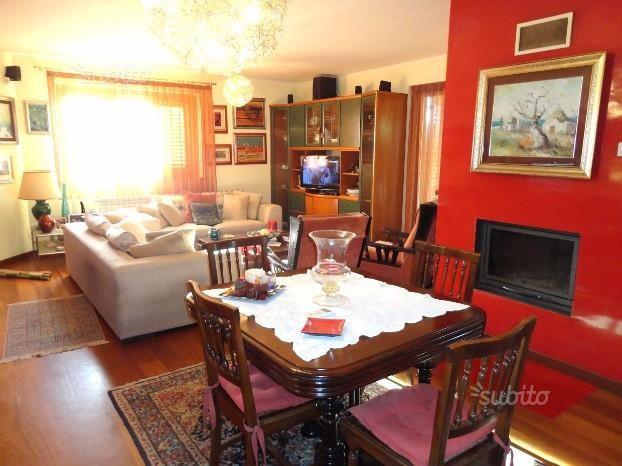 casa indipendente in vendita a Carini