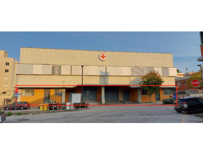 Anteprima foto 3 - Negozio in Affitto a Ancona (Ancona)