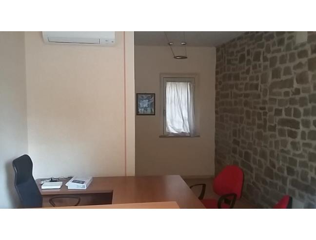 Anteprima foto 3 - Negozio in Affitto a Bettona - Passaggio