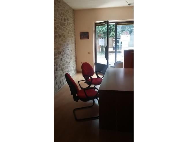 Anteprima foto 4 - Negozio in Affitto a Bettona - Passaggio