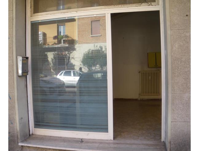 Anteprima foto 2 - Negozio in Affitto a Bologna - Mazzini