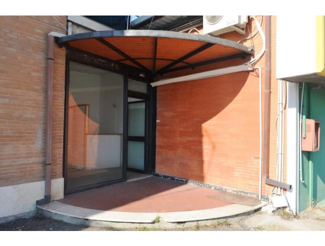 Anteprima foto 2 - Negozio in Affitto a Guidonia Montecelio - Albuccione