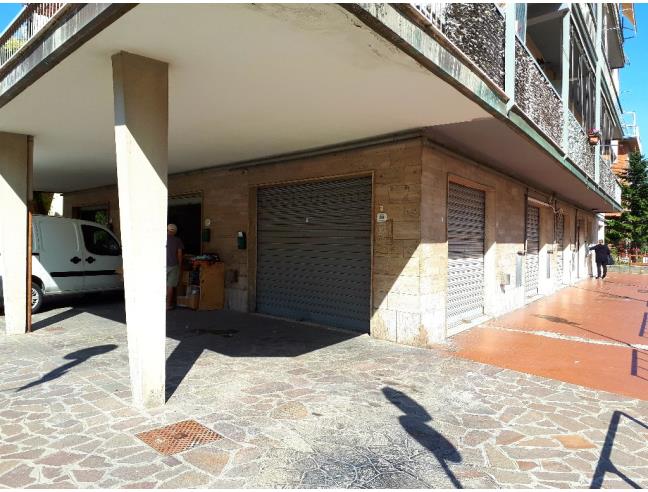 Anteprima foto 2 - Negozio in Affitto a Lastra a Signa (Firenze)