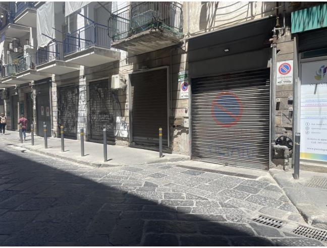 Anteprima foto 1 - Negozio in Affitto a Napoli - Pendino