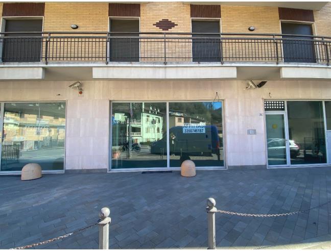 Anteprima foto 2 - Negozio in Affitto a Val Brembilla (Bergamo)