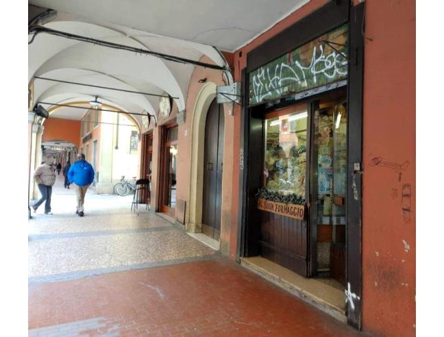 Anteprima foto 2 - Negozio in Vendita a Bologna - Centro Storico