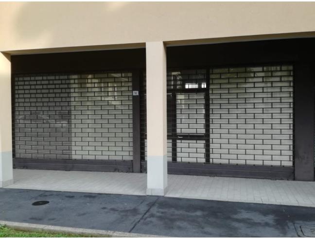 Anteprima foto 2 - Negozio in Vendita a Dalmine (Bergamo)