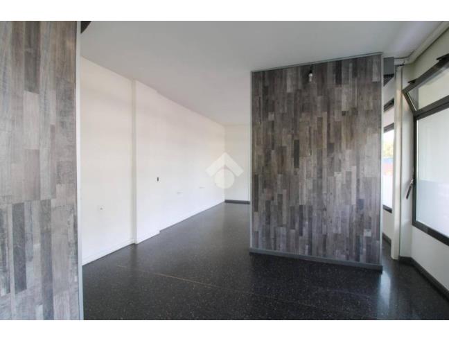 Anteprima foto 4 - Negozio in Vendita a Dalmine (Bergamo)