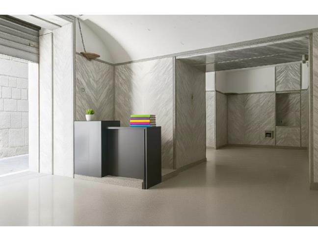 Anteprima foto 2 - Negozio in Vendita a Napoli - Pendino