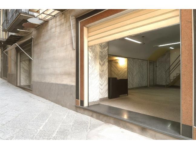 Anteprima foto 4 - Negozio in Vendita a Napoli - Pendino