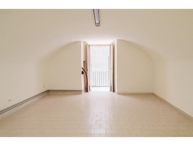Anteprima foto 6 - Negozio in Vendita a Napoli - Pendino