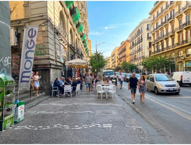 Anteprima foto 6 - Negozio in Vendita a Napoli - Pendino