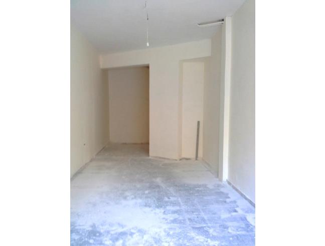 Anteprima foto 3 - Negozio in Vendita a Napoli - Vomero