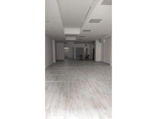 Anteprima foto 3 - Negozio in Vendita a Pesaro (Pesaro e Urbino)