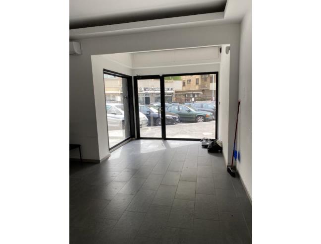 Anteprima foto 2 - Negozio in Vendita a Roma - Montagnola