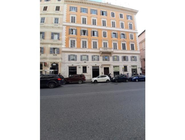 Anteprima foto 2 - Negozio in Vendita a Roma - Re di Roma