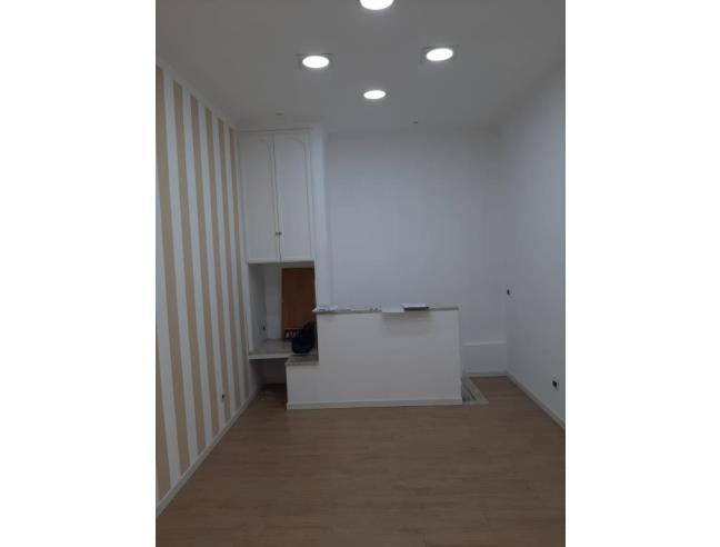 Anteprima foto 4 - Negozio in Vendita a Roma - Tuscolano