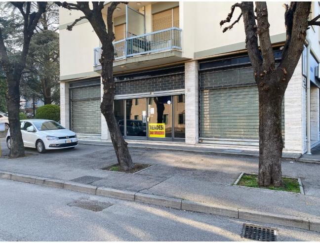 Anteprima foto 2 - Negozio in Vendita a Vittorio Veneto (Treviso)