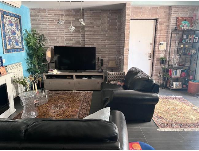 Anteprima foto 2 - Palazzo/Stabile in Vendita a Crotone (Crotone)