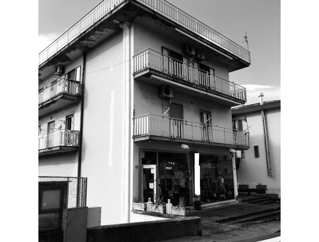 Anteprima foto 2 - Palazzo/Stabile in Vendita a Salerno (Salerno)