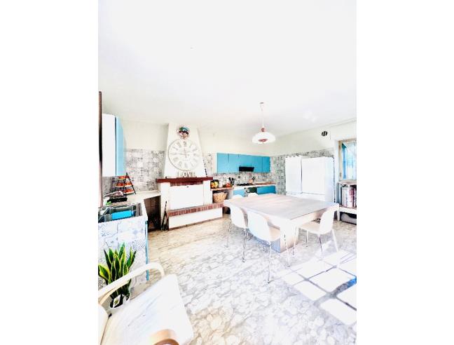 Anteprima foto 2 - Porzione di casa in Vendita a Casalanguida - Cese