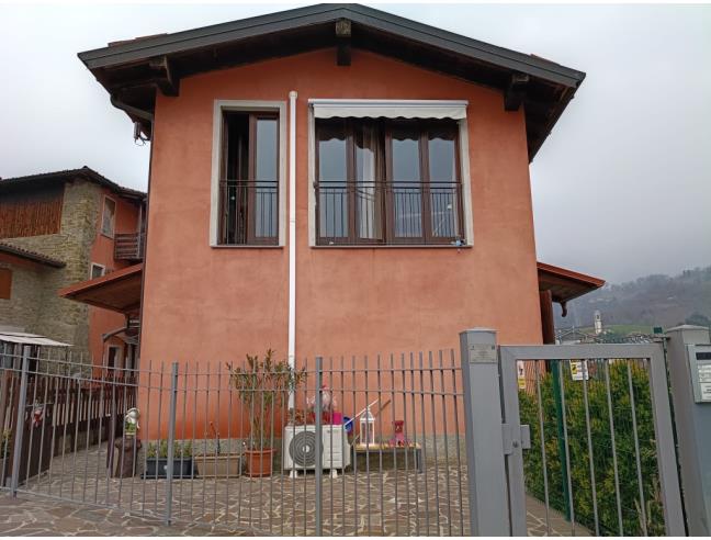 Anteprima foto 2 - Porzione di casa in Vendita a Pontida (Bergamo)