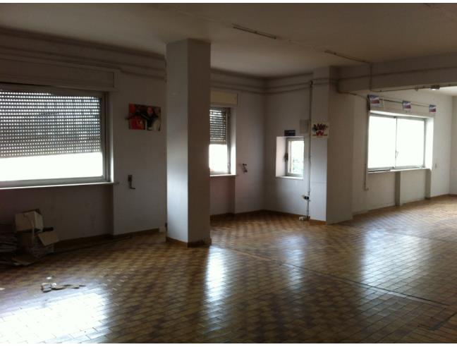 Anteprima foto 2 - Showroom in Vendita a Arzano (Napoli)