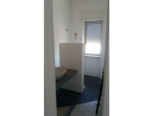 Anteprima foto 4 - Showroom in Vendita a Arzano (Napoli)