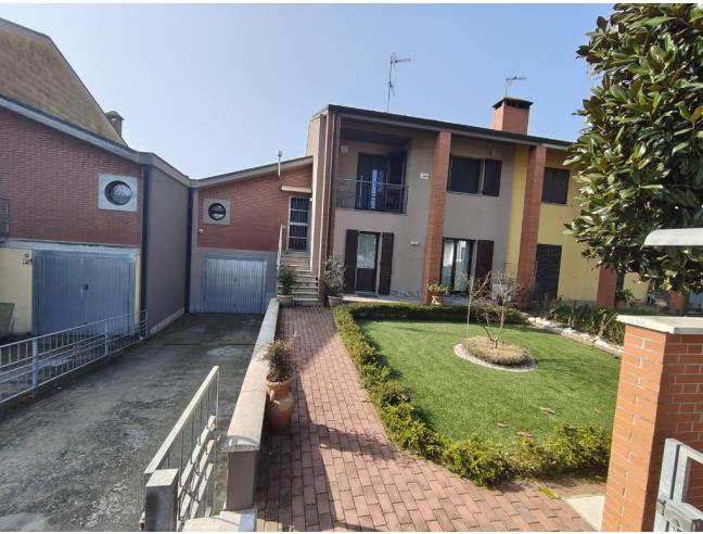 Anteprima foto 2 - Villetta a schiera in Vendita a Castelvetro Piacentino (Piacenza)